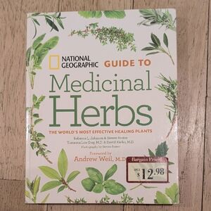 National Geographic Green and White Medicinal Herbs Guide
